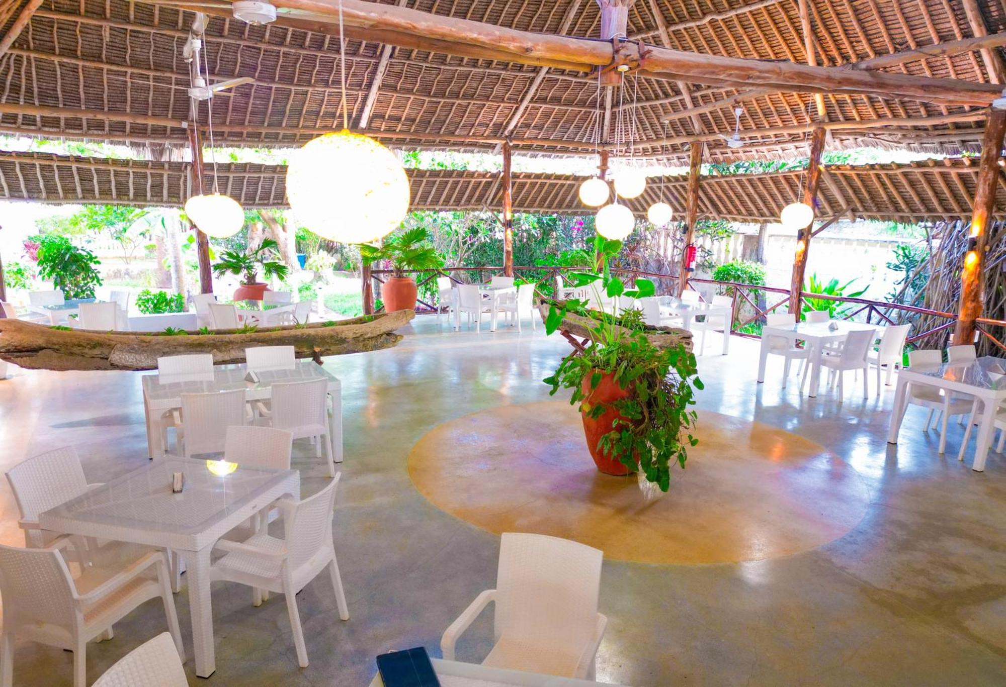 מומבסה Maasai Resort מראה חיצוני תמונה