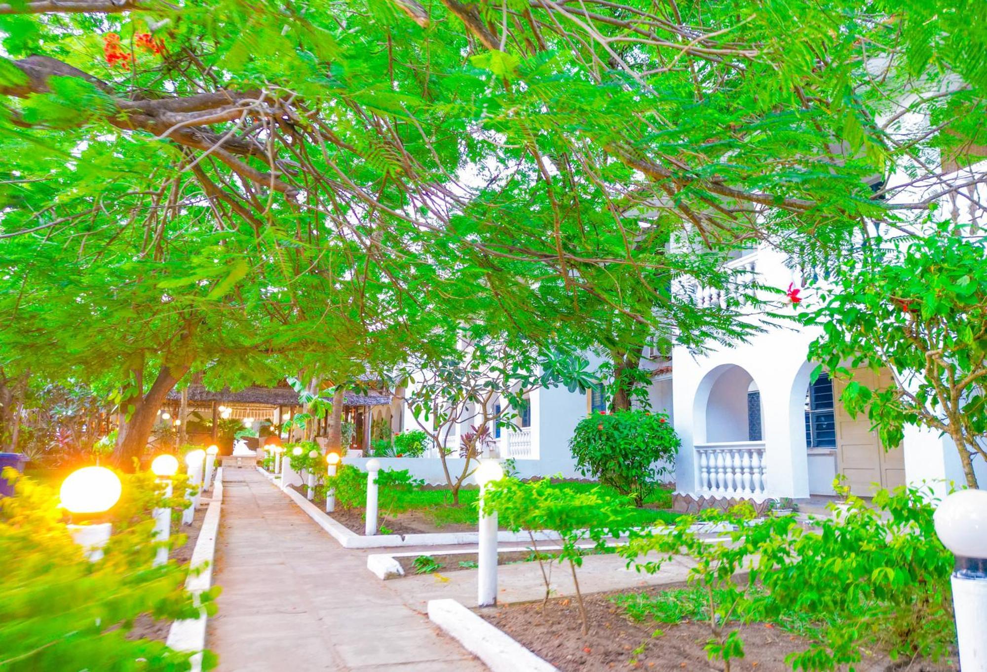 מומבסה Maasai Resort מראה חיצוני תמונה
